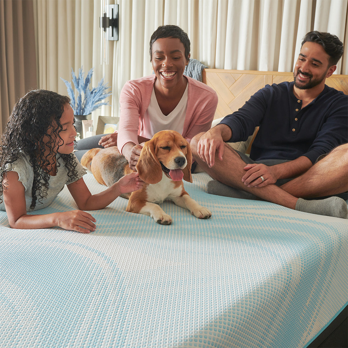 Tempur-Pedic TEMPUR-LuxeBreeze Medium Hybrid 13-Inch Mattress