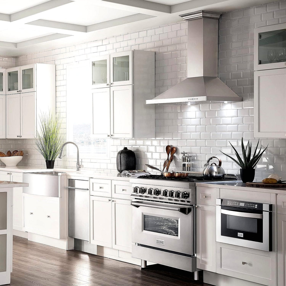 ZLINE 36 in. 4.6 cu. ft. Legacy Dual Fuel Range with 6 Burner Gas Cooktop and Electric Convection Oven in Stainless Steel (RA36)