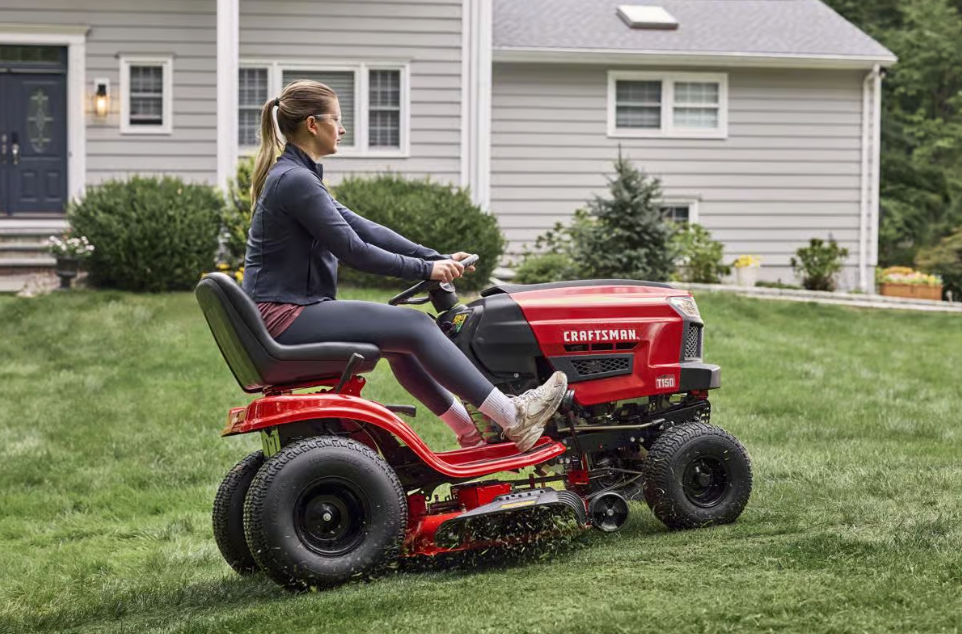 Craftsman T150 Gas Lawn Tractor | 46-in | 540cc | 19HP Briggs and Stratton Engine | Turn Tight Technology | In-Store Exclusive