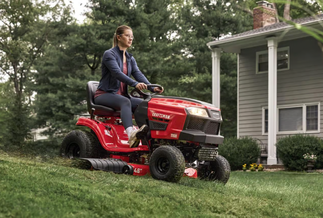 Craftsman T150 Gas Lawn Tractor | 46-in | 540cc | 19HP Briggs and Stratton Engine | Turn Tight Technology | In-Store Exclusive