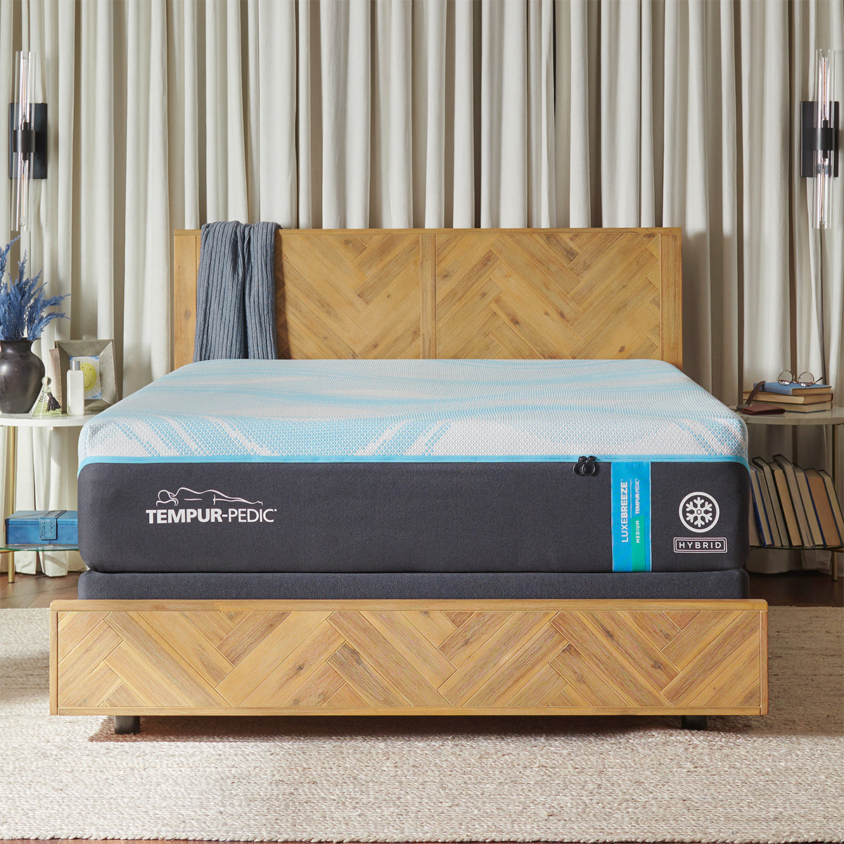 Tempur-Pedic TEMPUR-LuxeBreeze Medium Hybrid 13-Inch Mattress