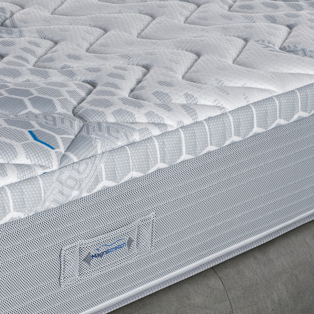 Magniflex MagniStretch Plus - Spinal Decompression Mattress