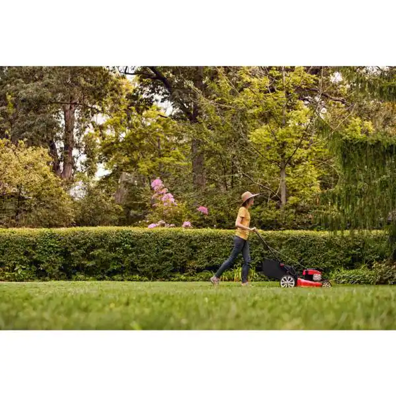 21in. 140cc Briggs &amp; Stratton Self Propelled Gas Lawn Mower with Mulching Kit Included